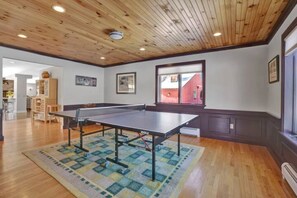 Ping-pong table