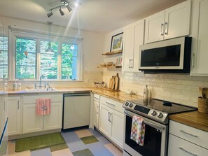 Fully equipped kitchen