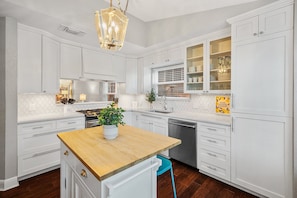 Fully Stocked Kitchen with Breakfast Bar