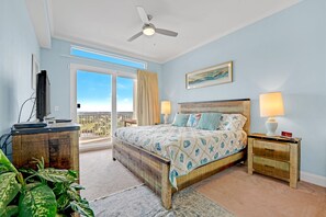 Master en-suite with private access to the balcony.  Step out for romantic night