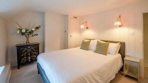 Bedroom Two, Manor Cottage, Bolthole Retreats