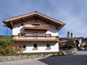 Außenseite Ferienhaus [Sommer]