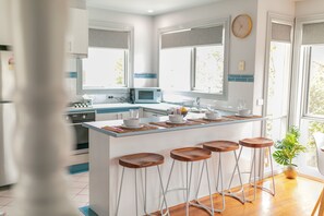 Fully Equipped Kitchen perfect for family time and home cooked meals.