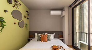El mobiliario, la decoración y los servicios pueden variar ligeramente.