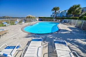 Bermuda Landing Waterfront with Pool