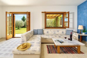 Cozy and bright living room area on the ground floor