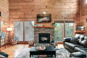 Cozy Fireplace, games, and blankets for your comfort and entertainment