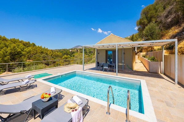 Beautiful villa with private pool and terrace with sea views