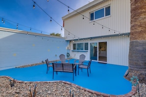 Private Patio | Self Check-In | 2 Mi to Scottsdale Fashion Square
