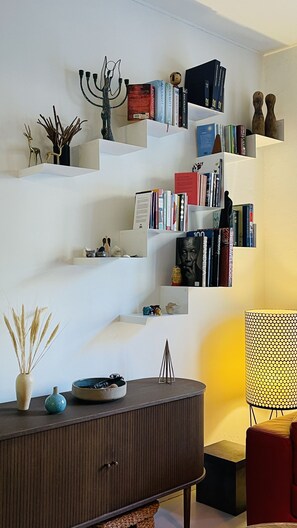 Room Detail