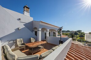 Beautiful Carvoeiro Villa | 4 Bedrooms | Villa Valley Sun | Private Pool & Panoramic Ocean Views | Algarve