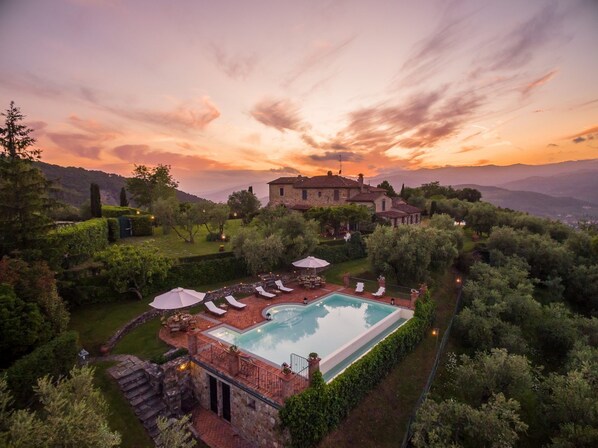 Activities, Amenities, Balcony / Terrace / Patio, Building Exterior, Garden, Main Entrance, Pool, Spring, Summer, Wellness