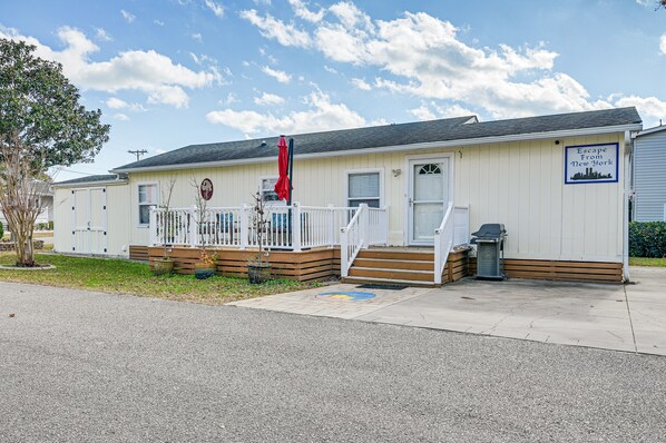 Myrtle Beach Vacation Rental | 3BR | 1.5BA | 1,000 Sq Ft | Stairs Required