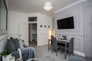Living room / dining room 