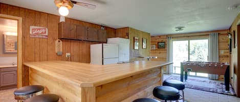 Mercer Vacation Rental | 3BR | 2BA | 1,900 Sq Ft | Half Step Required