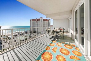 Laketown Wharf 1120 balcony