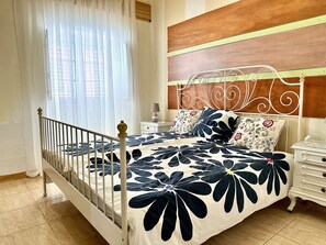 Bedroom (2)