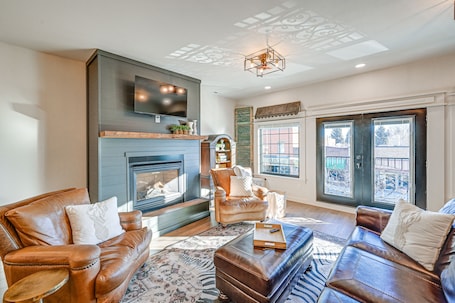 Craig Vacation Rental | 2BR | 2BA | Stairs to Enter | 1,400 Sq Ft