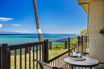 Spacious, stylish oceanfront studio
