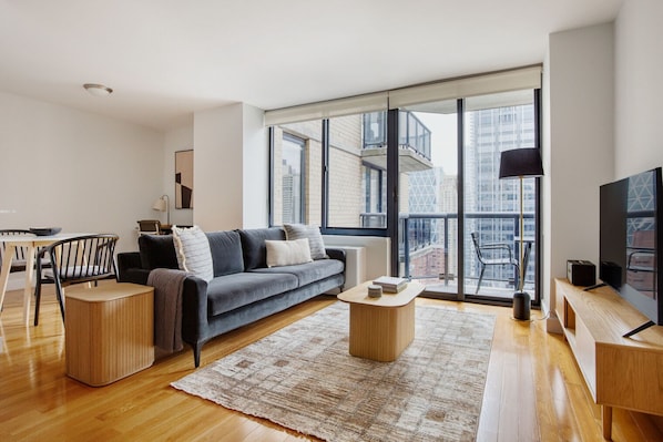 Fab Midtown 1BR w/ Gym & Elevator, nr Rockefeller Ctr, by Blueground