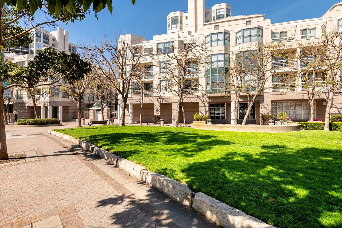 Beautiful South Beach 1BR w/ Heated Pool, near AT&T Park, by Blueground