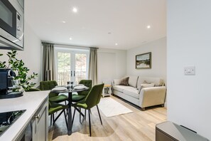 Living Room / Lounge