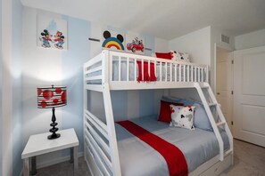 Twin bed + Full bed Mickey Room