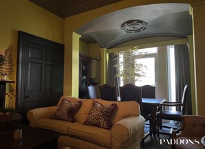 Living Room / Lounge