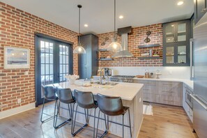 Kitchen | Cooking Basics | Private Elevator