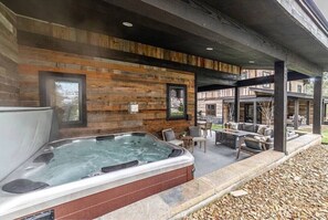 Private Hot Tub and fire table 