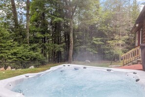 8 person jacuzzi is the perfect start or ending to a great day!