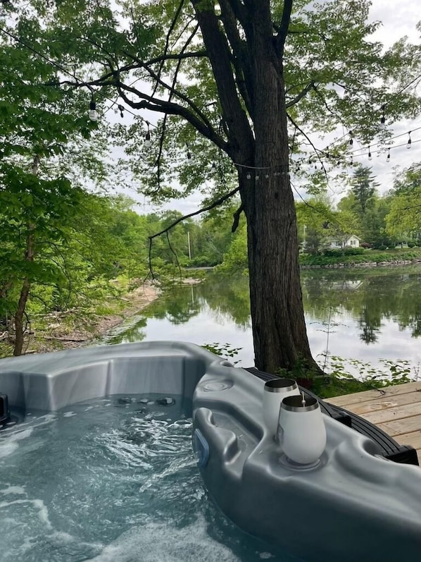 Bain à remous extérieur