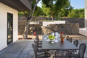 Autumn, Balcony / Terrace / Patio, Building Exterior, Outdoor, Spring, Summer