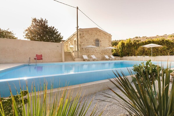Autumn, Balcony / Terrace / Patio, Building Exterior, Outdoor, Pool, Spring, Summer