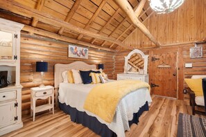 Comfy queen size bed!