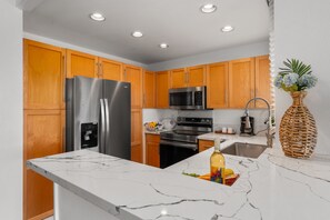 Kapalua Golf Villas 15T5 kitchen 1