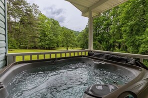 Hot tub - Hot Tub with beautiful view located under covered porch.