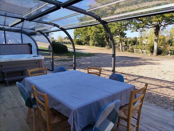 Outdoor dining