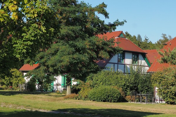 Stugans exteriör [sommar]