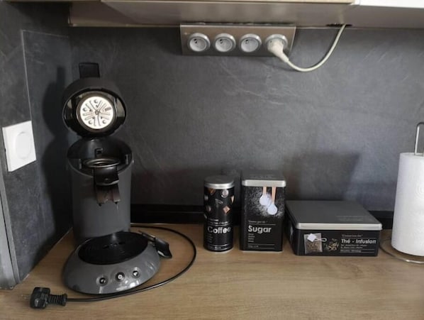 Kaffee und/oder Kaffeemaschine