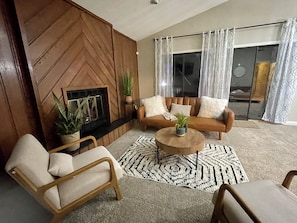 Living Room (2)