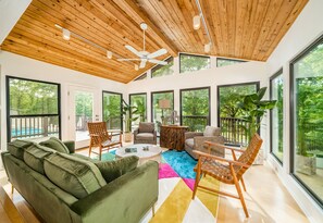 Bright and airy retreat perfect for relaxing and taking in serene views after a day of exploration