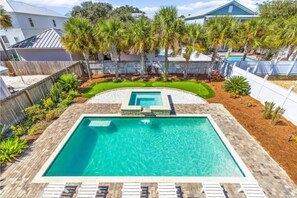 Large Private heated pool*, hot tub and 4-hole putting green. 