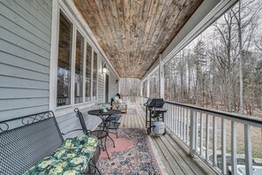 Covered Deck | Gas Grill | Outdoor Dining Area