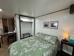 Closet and Luggage Rack