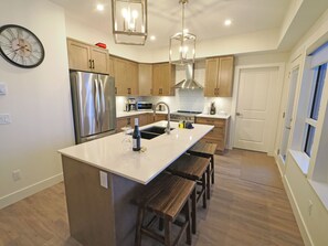 Beautiful Kitchen Breakfast Bar