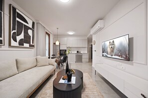 Living Room / Lounge