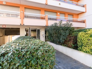 Plante, Propriété, Bâtiment, Botanique, Végétation, Design Urbain, Herbe, Quartier, Zone Résidentielle, Immobilier