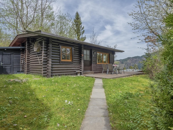 Außenseite Ferienhaus [Sommer]