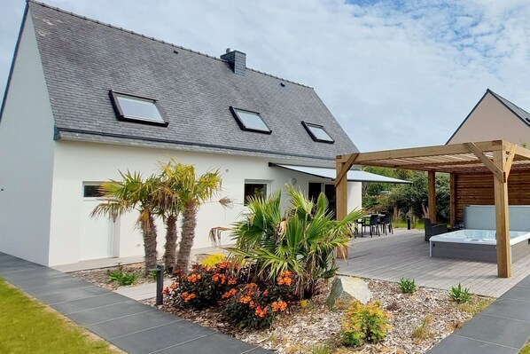 Holiday Home Exterior [summer]